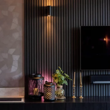 black_oak_slat_wall_panels_tv_room